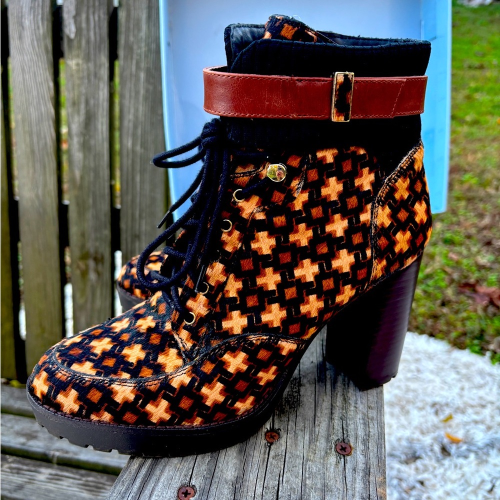 ANTONIO MELANI Calf Hair & Leather Side Zip Ankle Boot w/Wooden Block Heel Sz 39